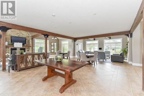 5A - 350 Doon Valley Drive, Kitchener, ON - Indoor Photo Showing Living Room