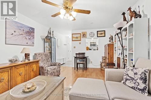 101 - 573 Armstrong Road, Kingston (East Gardiners Rd), ON - Indoor Photo Showing Living Room