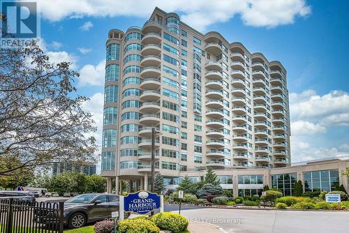 1011 - 2 Toronto Street S, Barrie, ON - Outdoor With Balcony With Facade