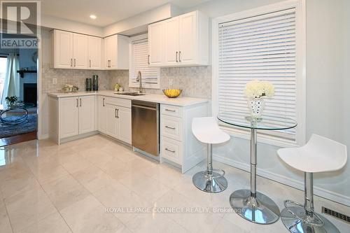 2 Barnard Court, Ajax, ON - Indoor Photo Showing Kitchen