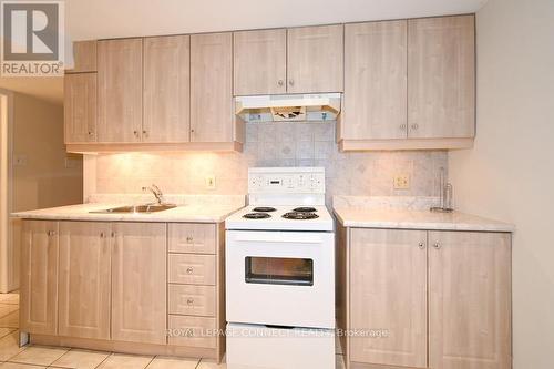 2 Barnard Court, Ajax, ON - Indoor Photo Showing Kitchen