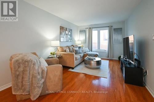 2 Barnard Court, Ajax, ON - Indoor Photo Showing Living Room