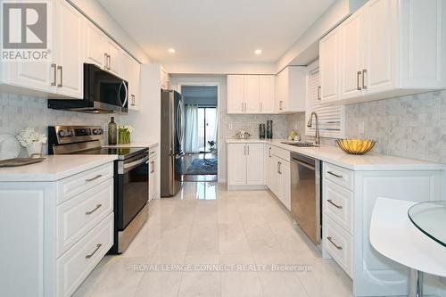 2 Barnard Court, Ajax, ON - Indoor Photo Showing Kitchen