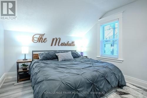 71 Cambridge Street S, Kawartha Lakes (Lindsay), ON - Indoor Photo Showing Bedroom