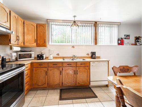 Kitchen - 1177 Boul. Des Ormeaux, Longueuil (Le Vieux-Longueuil), QC - Indoor Photo Showing Kitchen With Double Sink