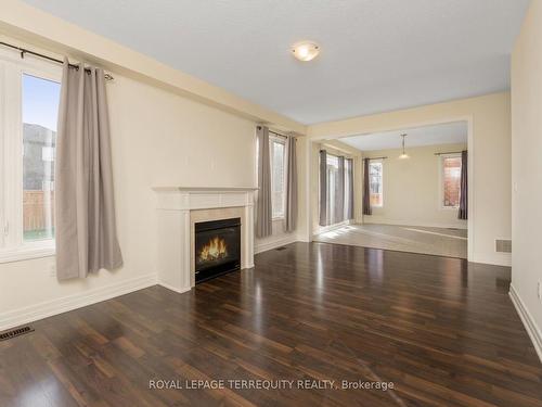 4516 Eclipse Way, Niagara Falls, ON - Indoor Photo Showing Living Room With Fireplace