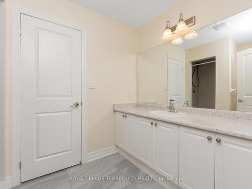 4516 Eclipse Way, Niagara Falls, ON - Indoor Photo Showing Bathroom