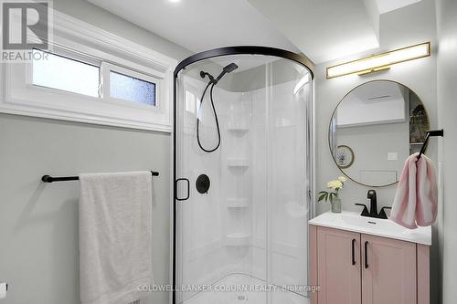 1391 Toulon Street E, Ottawa, ON - Indoor Photo Showing Bathroom