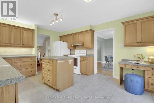 32 Forestview Crescent, Ottawa, ON - Indoor Photo Showing Kitchen