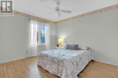 32 Forestview Crescent, Ottawa, ON - Indoor Photo Showing Bedroom