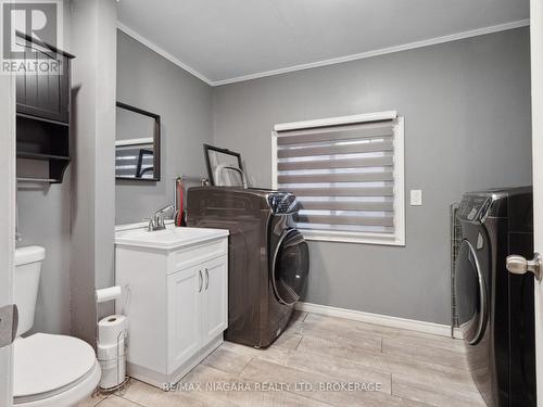 4106 Garrison Road, Fort Erie (335 - Ridgeway), ON - Indoor Photo Showing Laundry Room