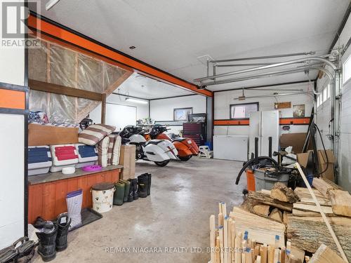 4106 Garrison Road, Fort Erie (335 - Ridgeway), ON - Indoor Photo Showing Garage