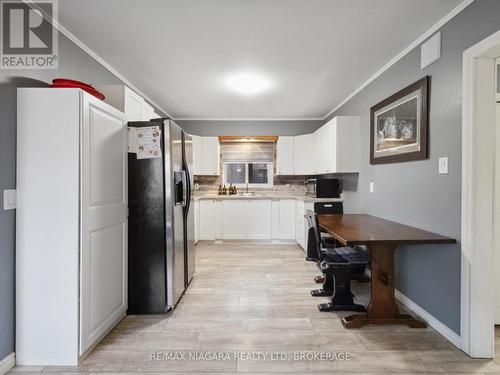 4106 Garrison Road, Fort Erie (335 - Ridgeway), ON - Indoor Photo Showing Kitchen