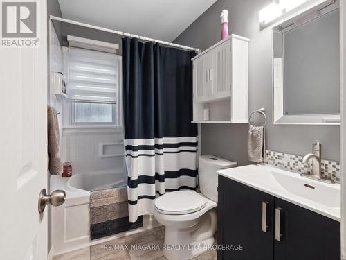 4106 Garrison Road, Fort Erie (335 - Ridgeway), ON - Indoor Photo Showing Bathroom