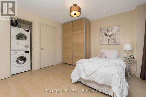 15 Niagara Street, Toronto, ON - Indoor Photo Showing Laundry Room