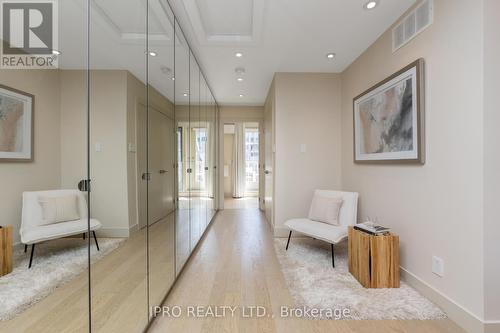 15 Niagara Street, Toronto, ON - Indoor Photo Showing Other Room