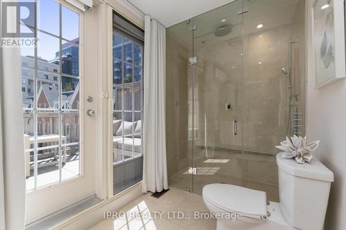 15 Niagara Street, Toronto, ON - Indoor Photo Showing Bathroom