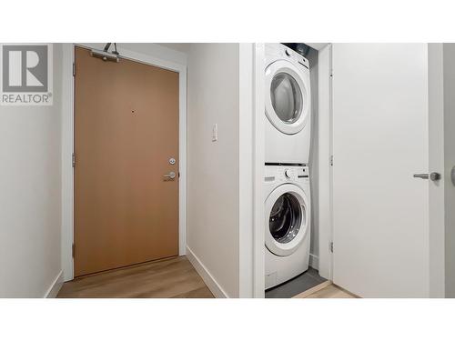 603 8538 River District Crossing, Vancouver, BC - Indoor Photo Showing Laundry Room