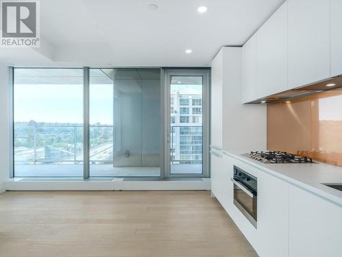 2102 1480 Howe Street, Vancouver, BC - Indoor Photo Showing Kitchen