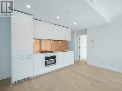 2102 1480 Howe Street, Vancouver, BC - Indoor Photo Showing Kitchen