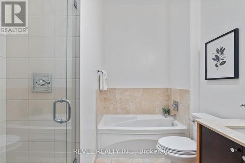 205 - 385 Brunswick Avenue, Toronto, ON - Indoor Photo Showing Bathroom