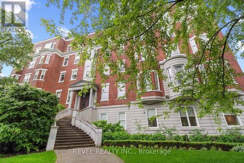 205 - 385 Brunswick Avenue, Toronto, ON - Outdoor With Facade