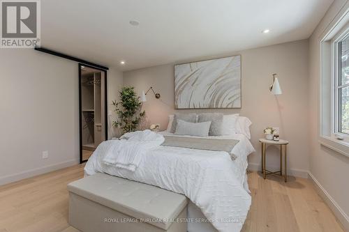 3029 Eva Drive, Burlington, ON - Indoor Photo Showing Bedroom