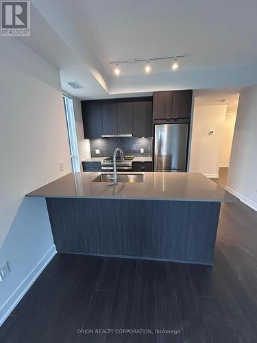 3110 - 4130 Parkside Village Drive, Mississauga, ON - Indoor Photo Showing Kitchen