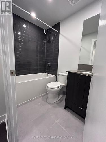 3110 - 4130 Parkside Village Drive, Mississauga, ON - Indoor Photo Showing Bathroom