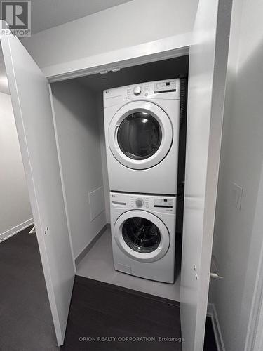 3110 - 4130 Parkside Village Drive, Mississauga, ON - Indoor Photo Showing Laundry Room