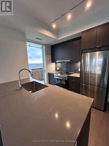 3110 - 4130 Parkside Village Drive, Mississauga, ON - Indoor Photo Showing Kitchen With Stainless Steel Kitchen