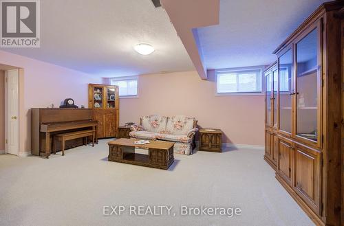 42 River Run Road, Mapleton, ON - Indoor