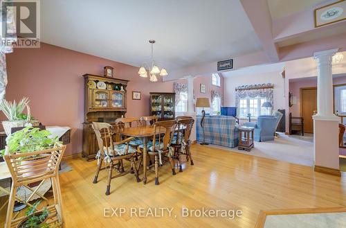 42 River Run Road, Mapleton, ON - Indoor Photo Showing Dining Room