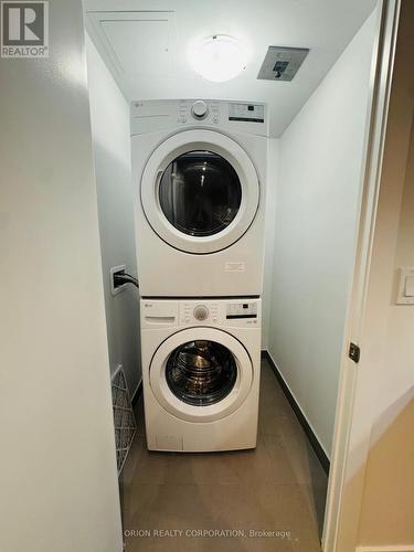 2011 - 4130 Parkside Village Drive, Mississauga, ON - Indoor Photo Showing Laundry Room