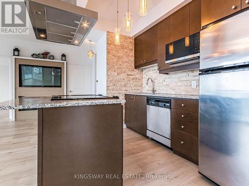 4004 - 60 Absolute Avenue, Mississauga, ON - Indoor Photo Showing Kitchen