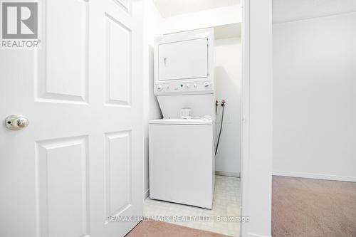 702 - 400 Webb Drive, Mississauga, ON - Indoor Photo Showing Laundry Room