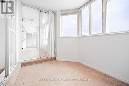 702 - 400 Webb Drive, Mississauga, ON - Indoor Photo Showing Other Room