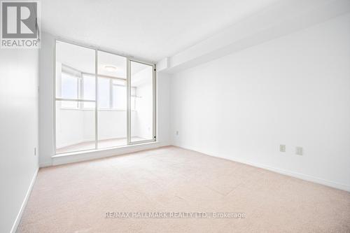 702 - 400 Webb Drive, Mississauga, ON - Indoor Photo Showing Other Room