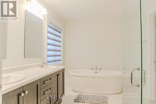 241 Raspberry Place, Waterloo, ON - Indoor Photo Showing Bathroom