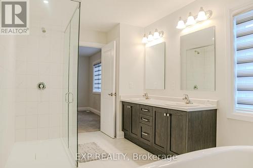 241 Raspberry Place, Waterloo, ON - Indoor Photo Showing Bathroom