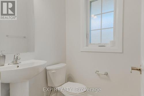 241 Raspberry Place, Waterloo, ON - Indoor Photo Showing Bathroom