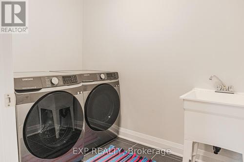 241 Raspberry Place, Waterloo, ON - Indoor Photo Showing Laundry Room