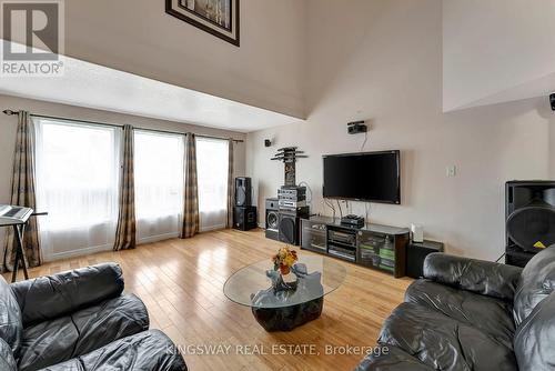 144 Blackburn Drive, Brantford, ON - Indoor Photo Showing Living Room