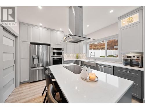 307 Mariposa Court, Kamloops, BC - Indoor Photo Showing Kitchen With Upgraded Kitchen