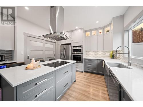 307 Mariposa Court, Kamloops, BC - Indoor Photo Showing Kitchen With Upgraded Kitchen