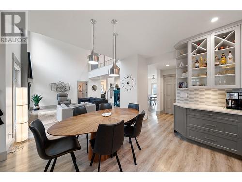 307 Mariposa Court, Kamloops, BC - Indoor Photo Showing Dining Room