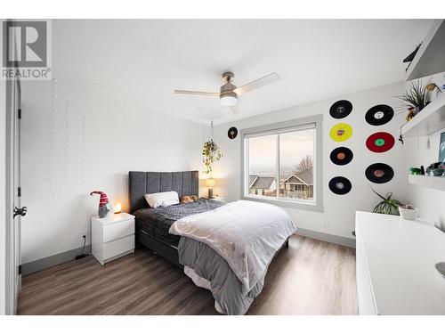 307 Mariposa Court, Kamloops, BC - Indoor Photo Showing Bedroom