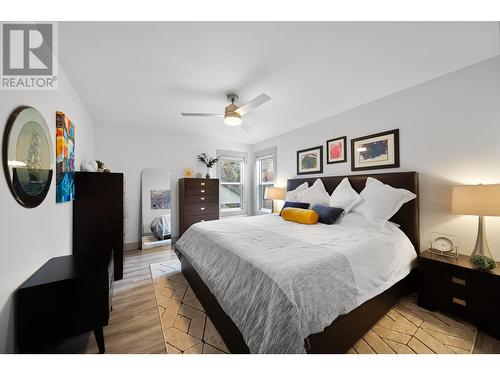 307 Mariposa Court, Kamloops, BC - Indoor Photo Showing Bedroom