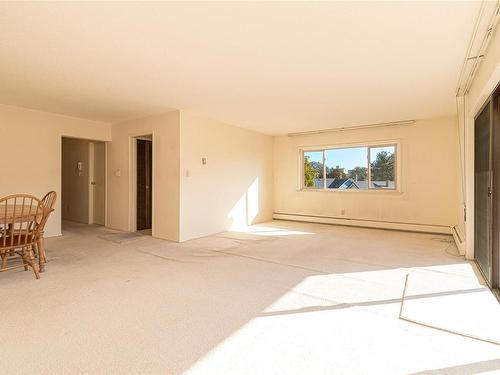 401-36 South Turner St, Victoria, BC - Indoor Photo Showing Living Room