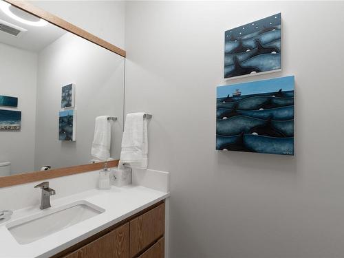 502-1201 Fort St, Victoria, BC - Indoor Photo Showing Bathroom